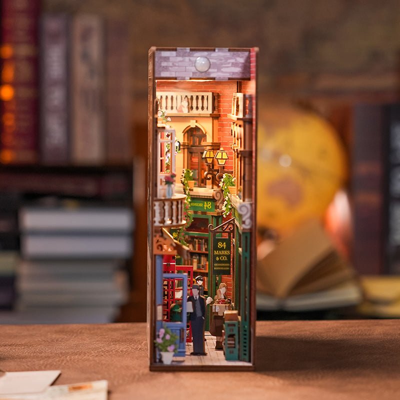 84 Charing Cross Road | Tonecheer